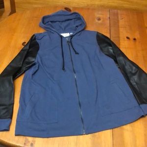 Linea Leisure zip up size large